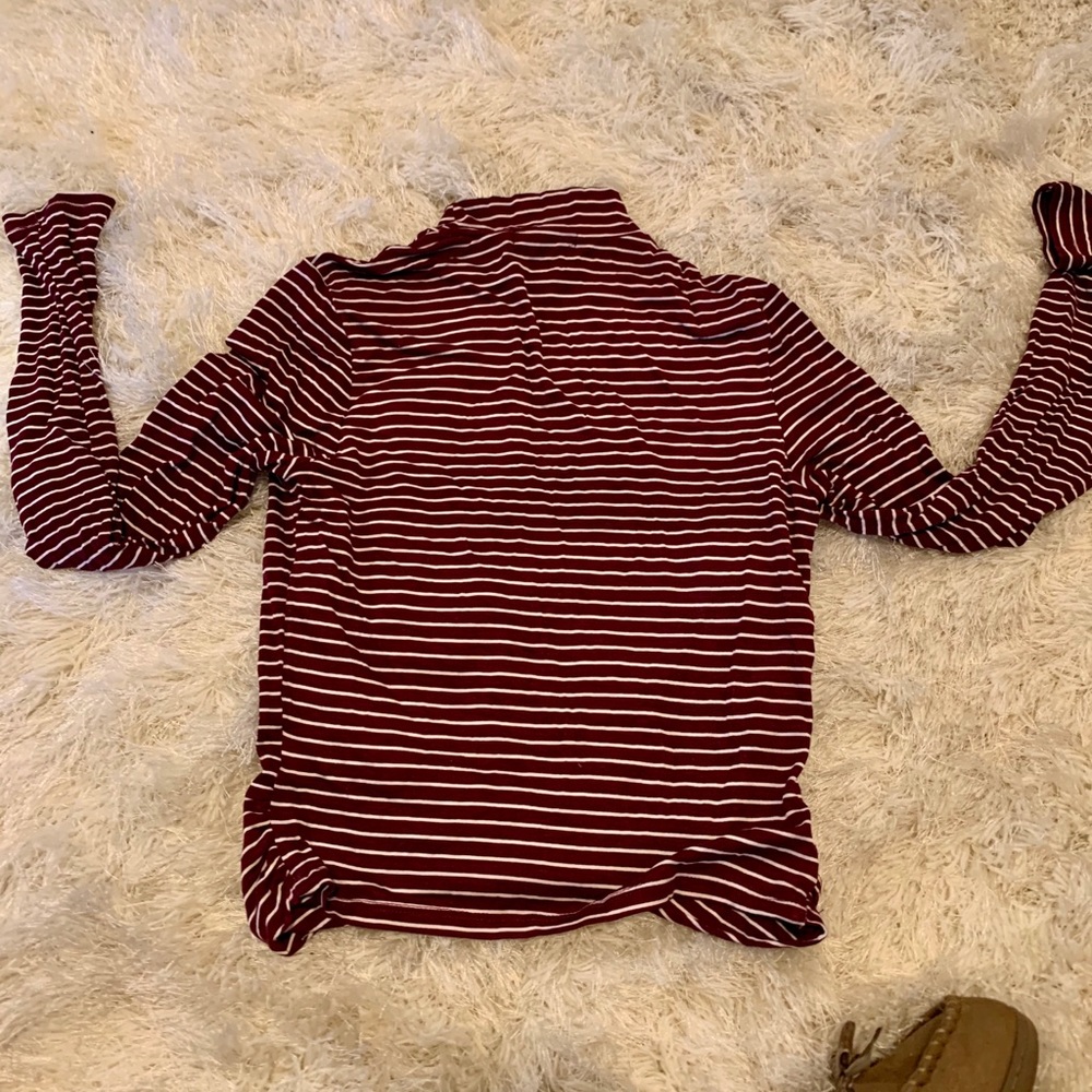 Cute long sleeve crop